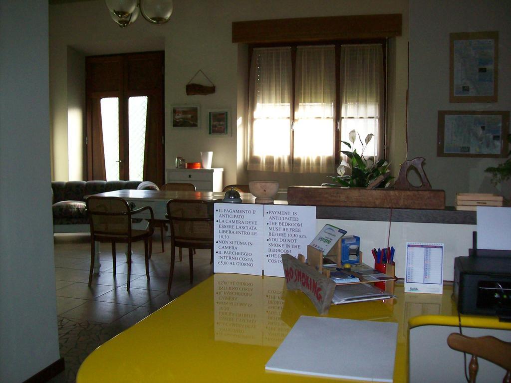La Bottega Del Falegname Vanzaghello Экстерьер фото